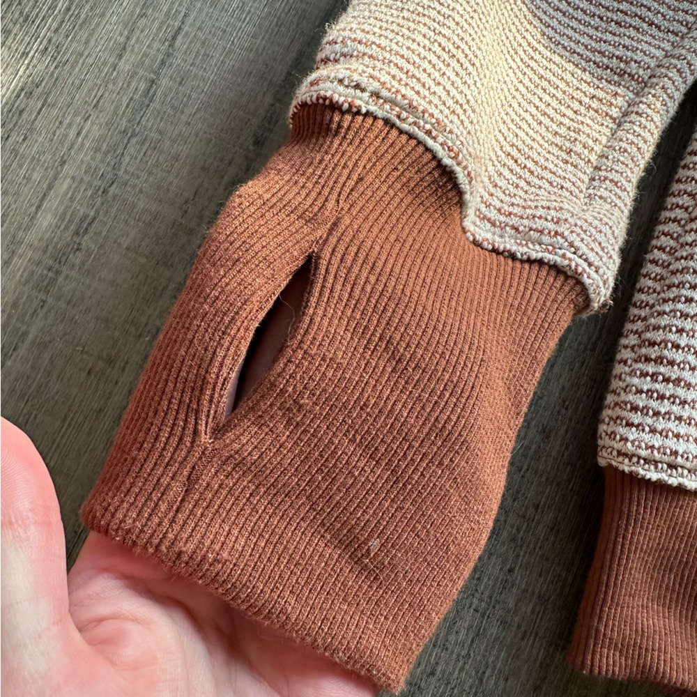 Doe & Rae layering top size S - Picture 2 of 5